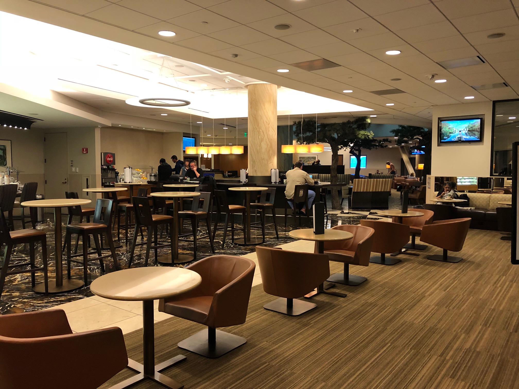 The American Airlines Admirals Club lounge in SFO 
