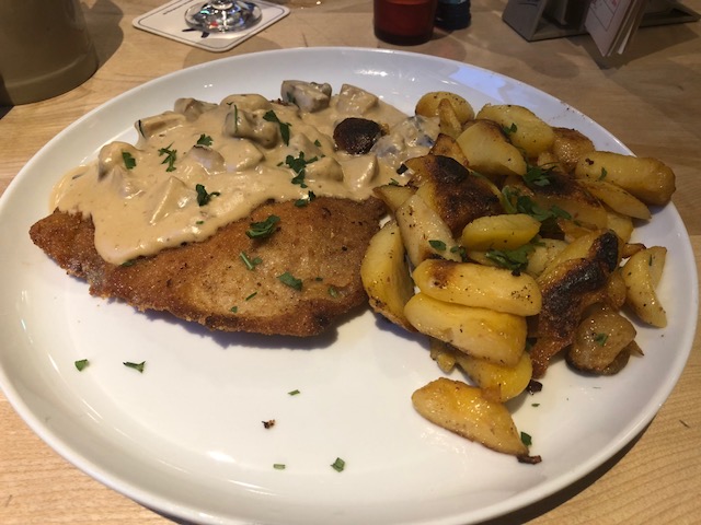 Schnitzel and potatoes
