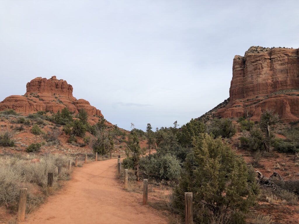 Bell Rock on the left, Courthouse Butte on the right, hiking trail up the middle