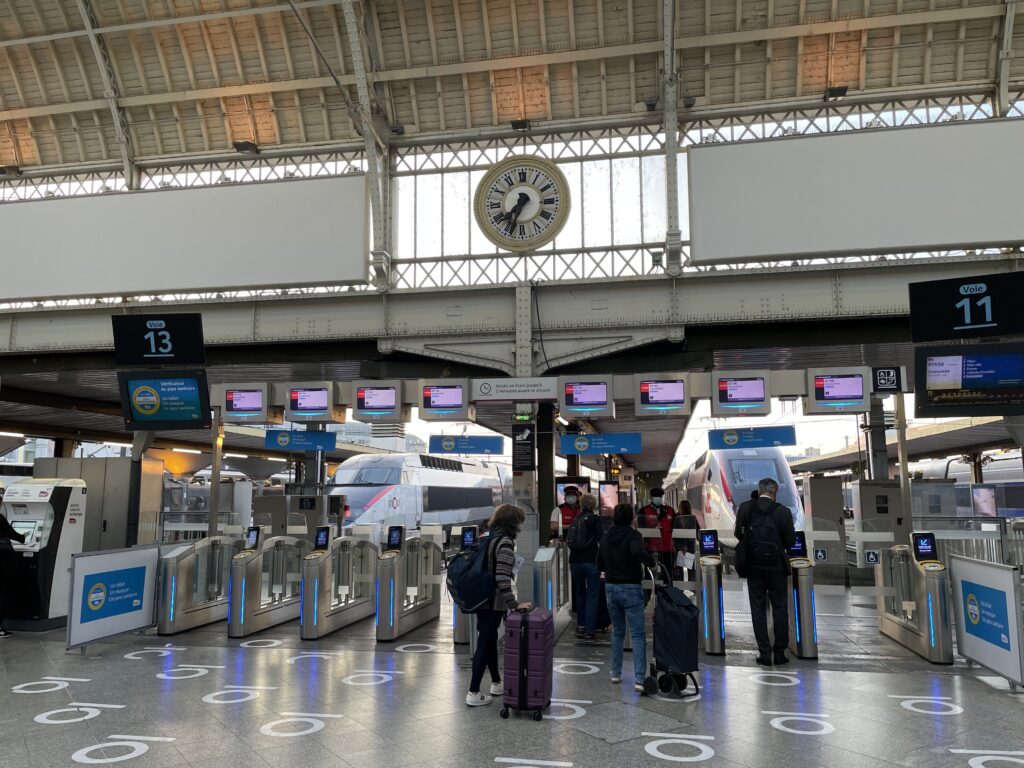 clock in the train station at the gates where you scan your ticket 